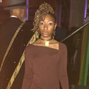 Meet your Posher, Tiara